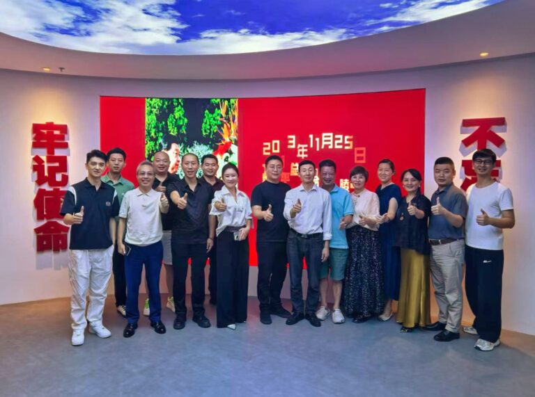 星火之光AI智能体品牌传播公益课合照