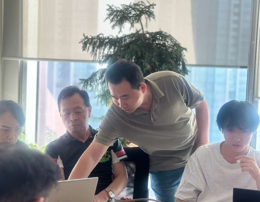 公益课现场：学员上手实操搭建数字员工